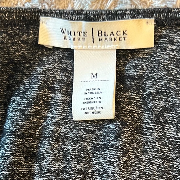 White House Black Market size M wrap top in variegated dark grey/black. - Picture 7 of 7